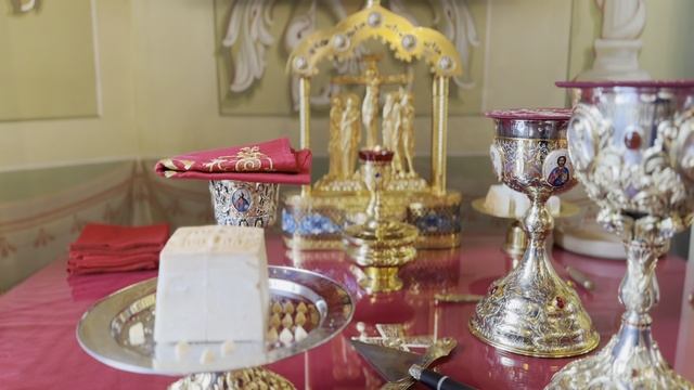 Митрополит Игнатий совершил Божественную литургию в Покровском соборе г. Саратова