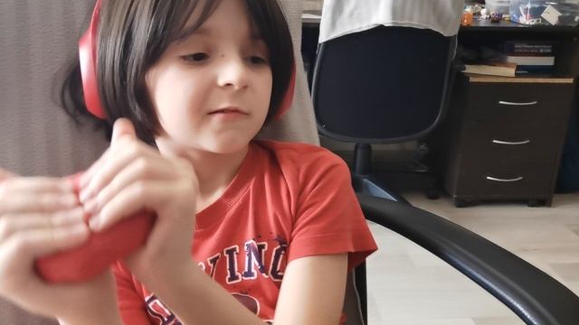 лепим синию руку и противогаз из poppy playtime chapter 3
