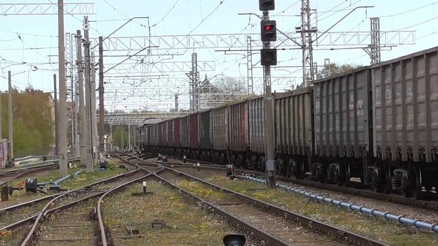 2ТЭ116-995 проезжает ст. Рига-пас | 2TE116-995 passing Riga-pass.