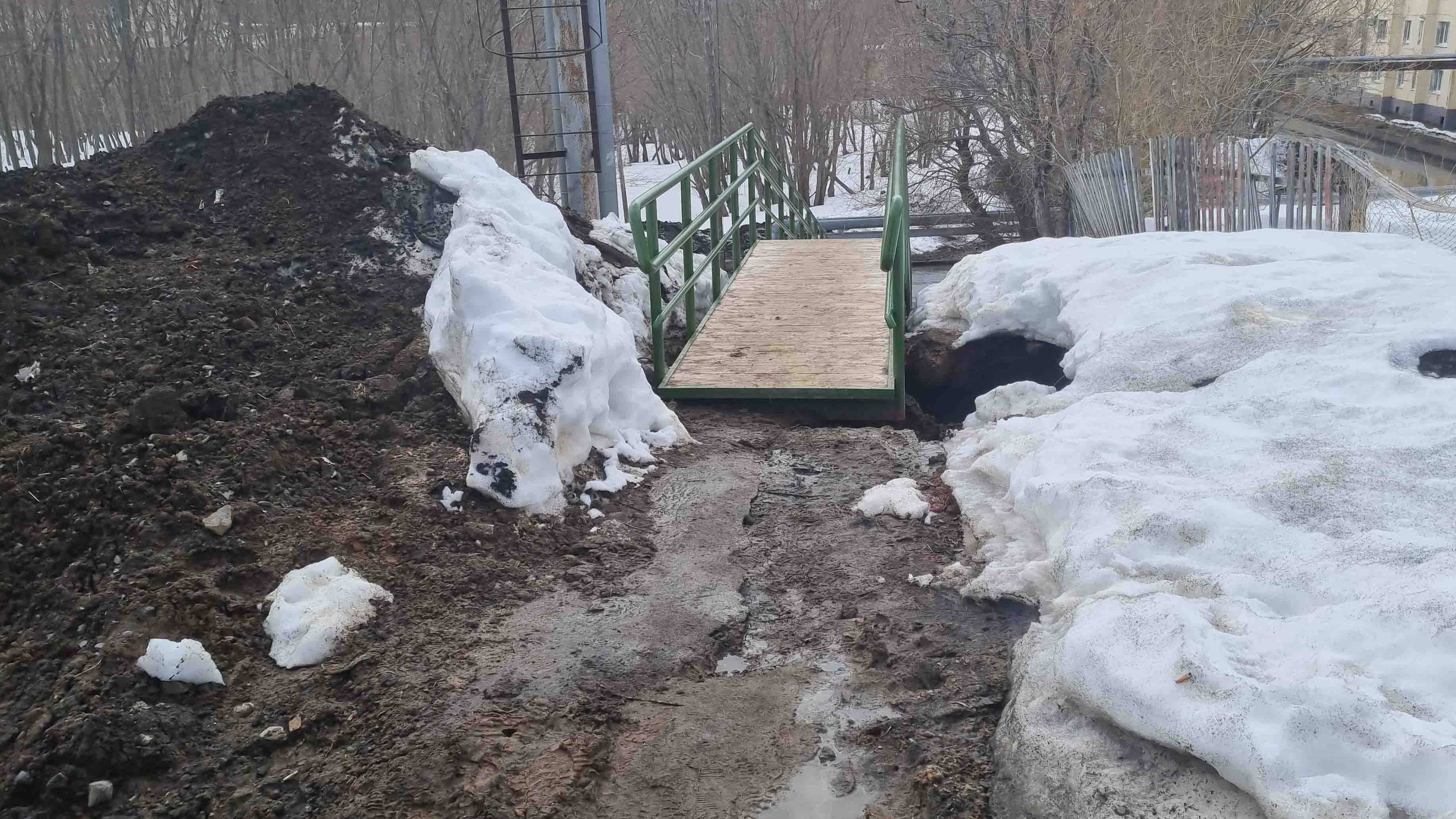 Новая лестница грозит обрушиться в Петропавловске