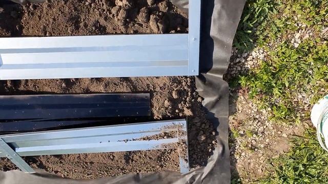 чем заменить старые деревянные грядки в огороде