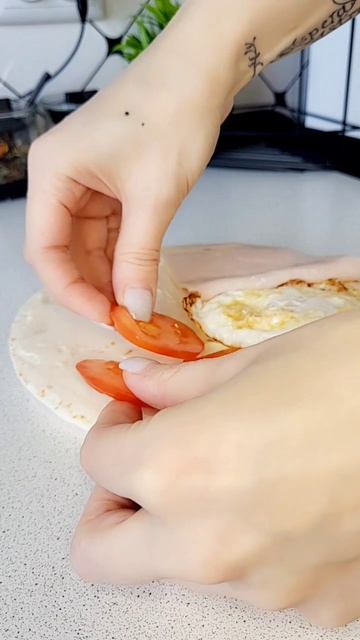 Завтрак в лепёшке. #shorts #shortvideo #завтрак #перекус #рецепт #вкусно #еда #хочуврек #актив #топ