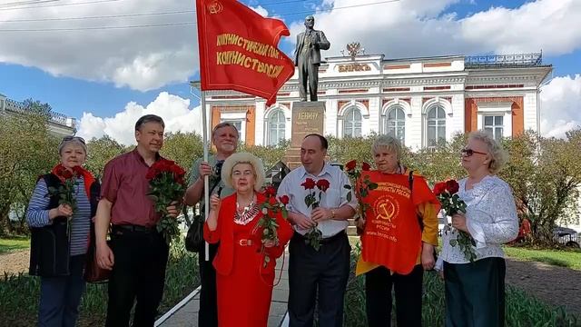 Владимирские коммунисты записали видеообращение у памятника Ильичу