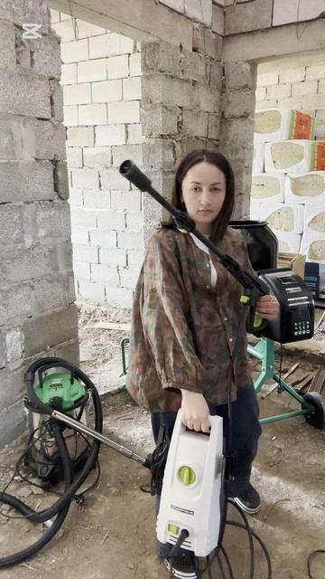 Девушка и её ремонтный арсенал 😆