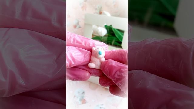 -коробка цветных мишек