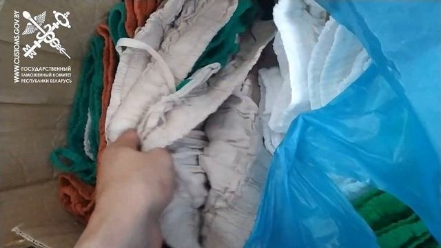 Женскую одежду и сумки на сумму свыше 276 тысяч рублей пытались незаконно переместить
