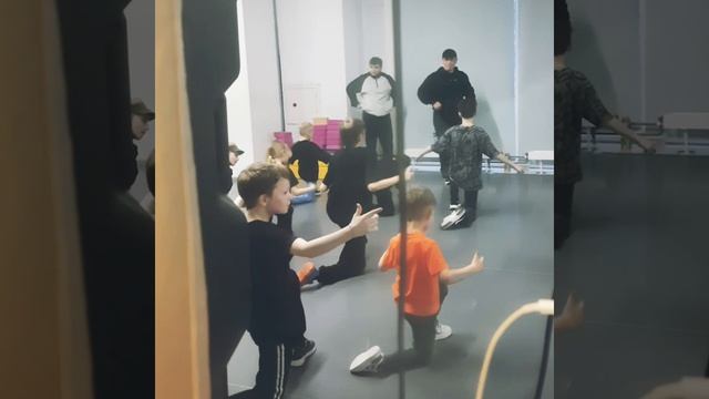 Закулисье...