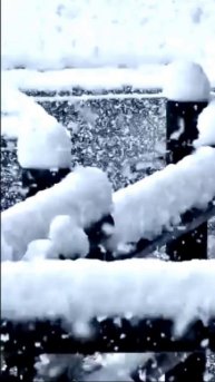 Сильный снегопад на курорте в Альпах Италия