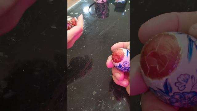 Кто в доме хозяин? Спор на яйцах.