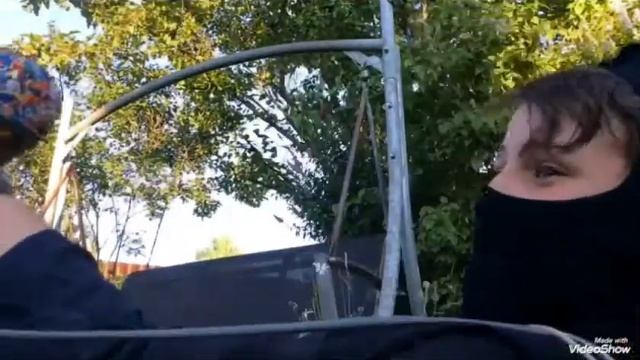 Маленький мальчик против ниндзи