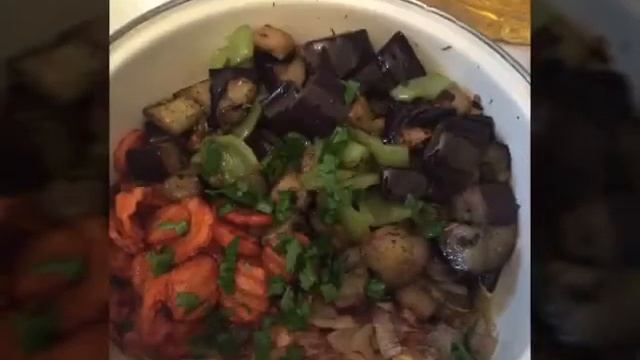 Жареные Овощи с рисовой лапшой)