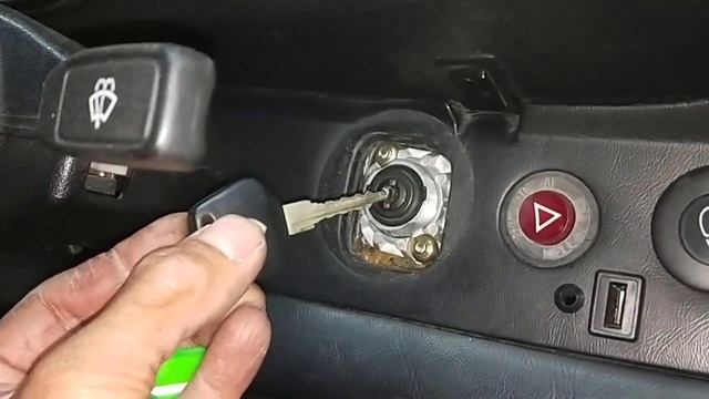 Porsche 911 earth problem due to battery isolator