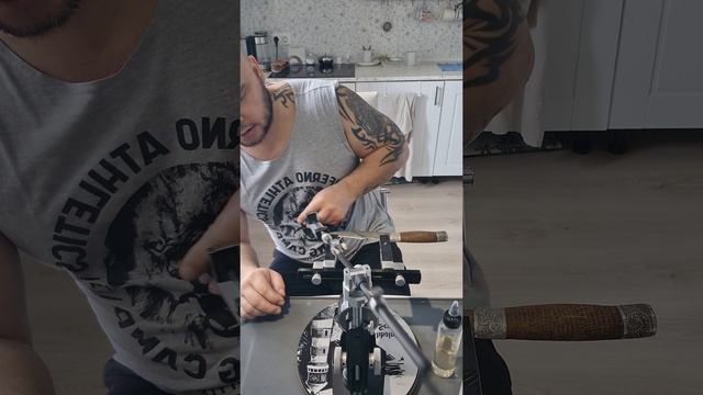 Заточен нож сталь Дамаск финишь природником кварцит от Кирилла Судакова