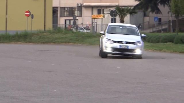 Volkswagen  Polo TYRE TEST (do not try at home)