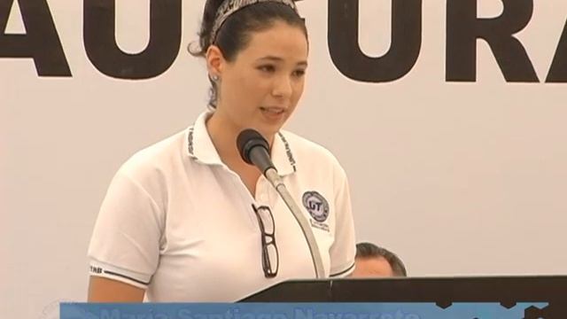 Mensaje de bienvenida del ciclo escolar 2013-2014 por María Santiago Navarrete