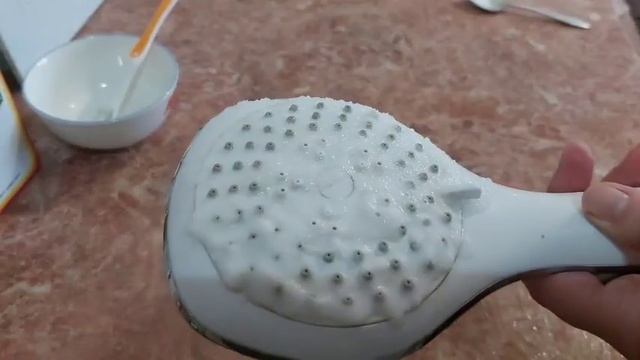 Быстрый и не затратный способ очистки душевой лейки от налёта
