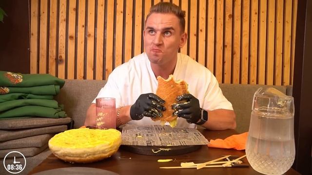 СЪЕШЬ или ПЛАТИ. Бургер 2 кг за 30 минут. Мукбанг. food. asmr. mukbang. еда. асмр.
