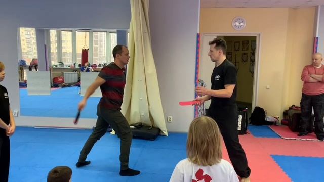 Ножевой бой, палочный бой, спочан, тренировка.
Пару фрагментов. Потапов Денис