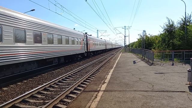 Электровоз ЭП2К-395 с поездом №118С Адлер — Самара