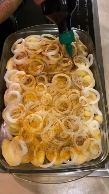 Готовим простое пятничное блюдо #рецепт #готовим #вкусныерецепты #eat  #вдуховке  #shorts