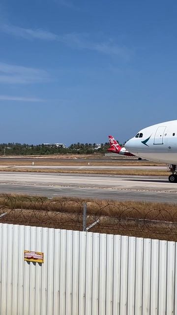 Phuket кафе с самолётами