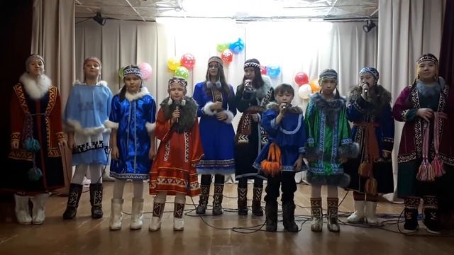 Ненецкий вокальный ансамбль "Хайерако" песня "Небя, нюрте вада"