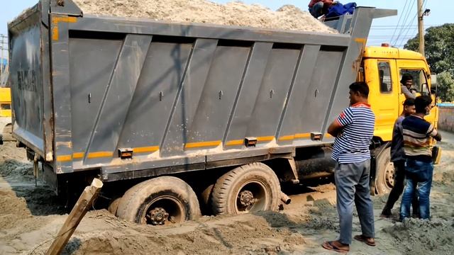 Ten whller eicher truck unloding 35 tons sand