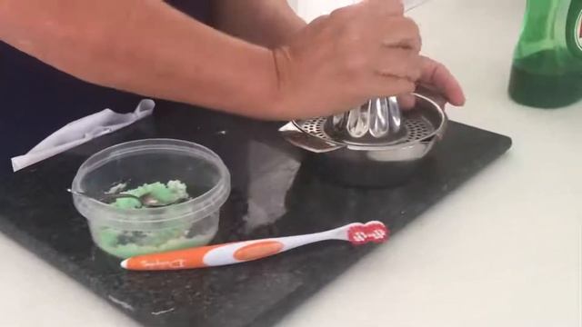 How to remove rust stains from fabric (using low cost household products)