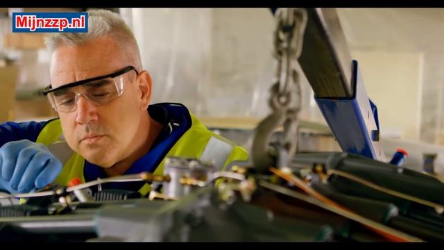What does a diagnostic technician do?