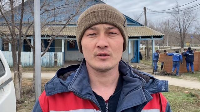 Село Бейбитшилик демонтаж старого здания столовой для последующей постройки здания акимата. 08.04.2