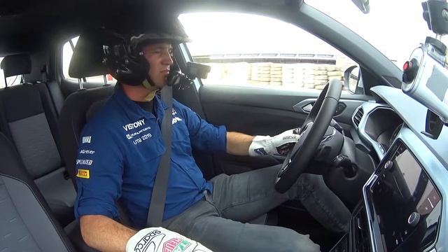 NICOLAS FUCHS TEST DRIVE | VOLKWAGEN T CROSS & JETTA PROG 60 FULL RUEDAS