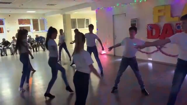 Экспериментальный номер под хит всех времен!