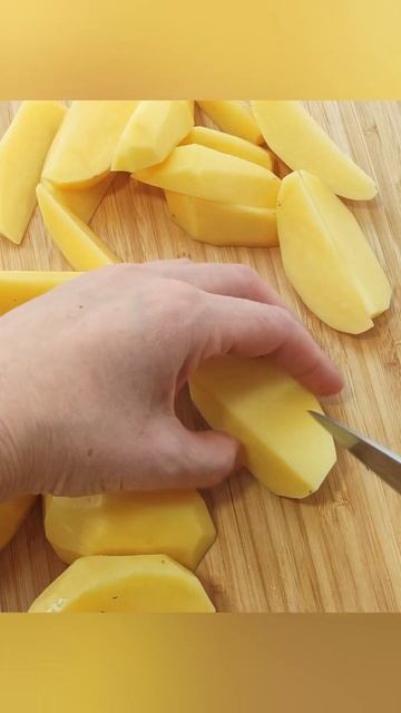 Perfectly crispy Potatoes with garlic and cheese! 1 #short #shorts #dinner