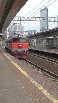 Тепловоз 2М62У-0122 (ТЧЭ-36) следует резервом.