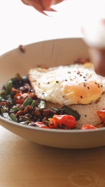Green Bean Stir Fry with Egg Over Rice ##asianfood  #vegetarianfood #veganfood #simplemeals