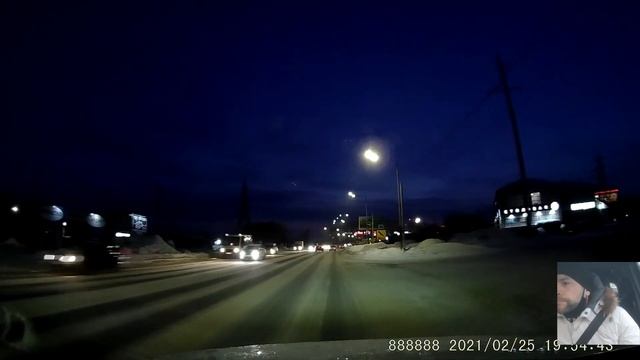 Ночная дорога зимнего города N