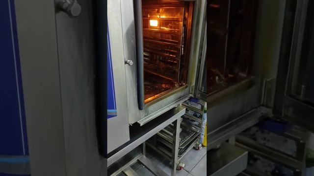 Запеченный баклажан с яйцом
