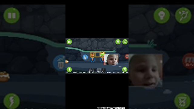 Играю в BAD PIGGIES -._-.