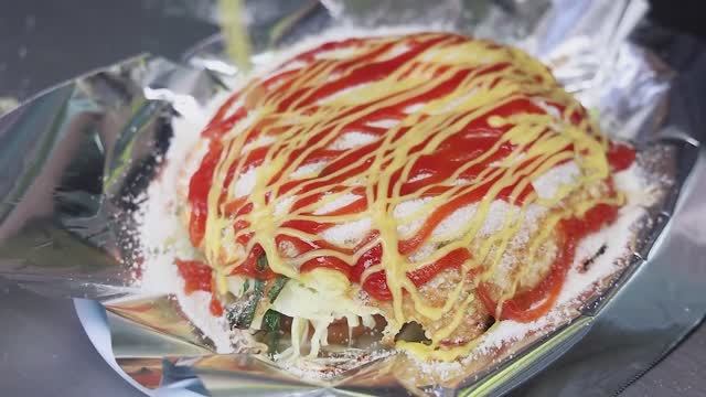 "Уличный Вкус | Гигантский корейский тост — хруст на весь Сеул! 🍞🔥"