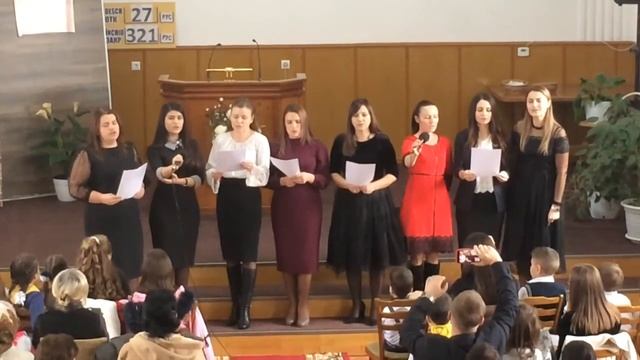 Кружится снег..
