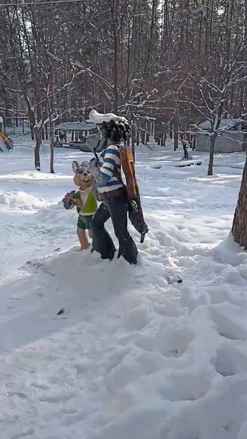 Гена и ну-погоди в Самарском лесу!!! #природа #скульптуры #самара #зима