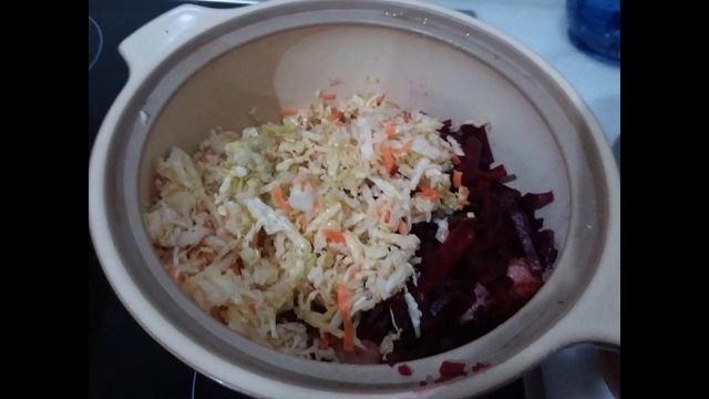 Bortsch mit Schweinerippchen / Борщ со свиными рёбрами