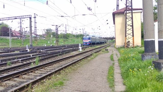 ЕР9П-193 Тернопіль - Львів прибуває на ст. Львів-Головний.