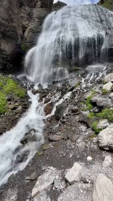 Водопад  Девичьи косы по пути на пик Терскол. Приэльбрусье. #терскол #водопад #приэльбрусье
