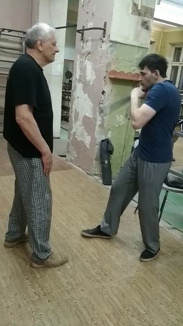 КОЛЮЩИЙ ПАЛКОЙ В ЛИЦО.ОТБОР.