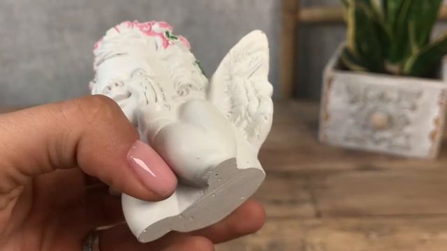 ангел бюст в розовом веночке