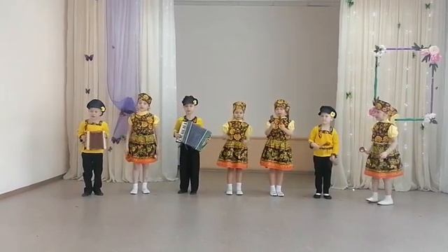 Коллектив Хохлома. «К нам гости пришли»