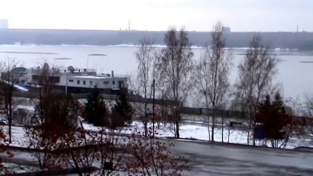 Видео. Осенняя пора со снежком.