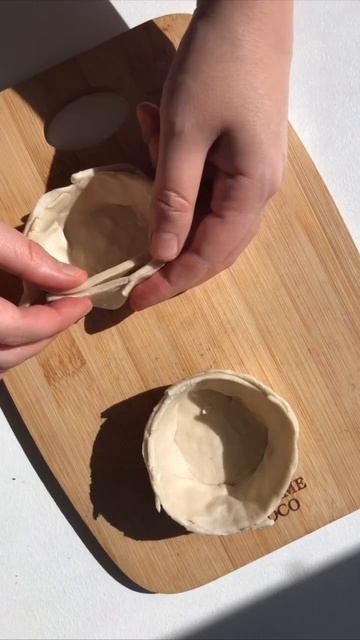 КУРИЦА В КОРЗИНОЧКАХ ИЗ СЛОЁНОГО ТЕСТА