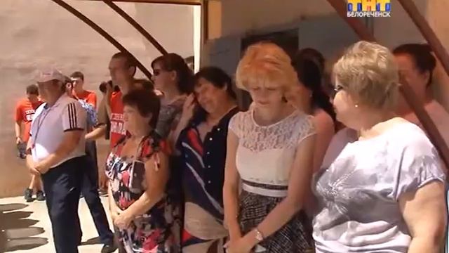 Открыли спортивную площадку